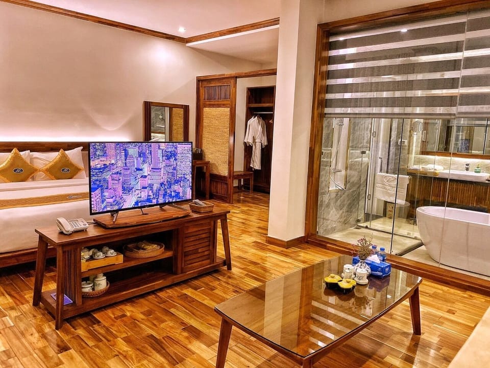 Premium Double Room | Minibar, in-room safe, individually decorated, individually furnished