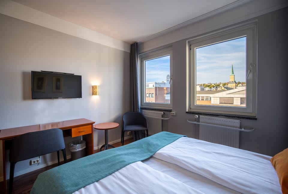 Superior Double or Twin Room | Hypo-allergenic bedding available, desk, laptop workspace