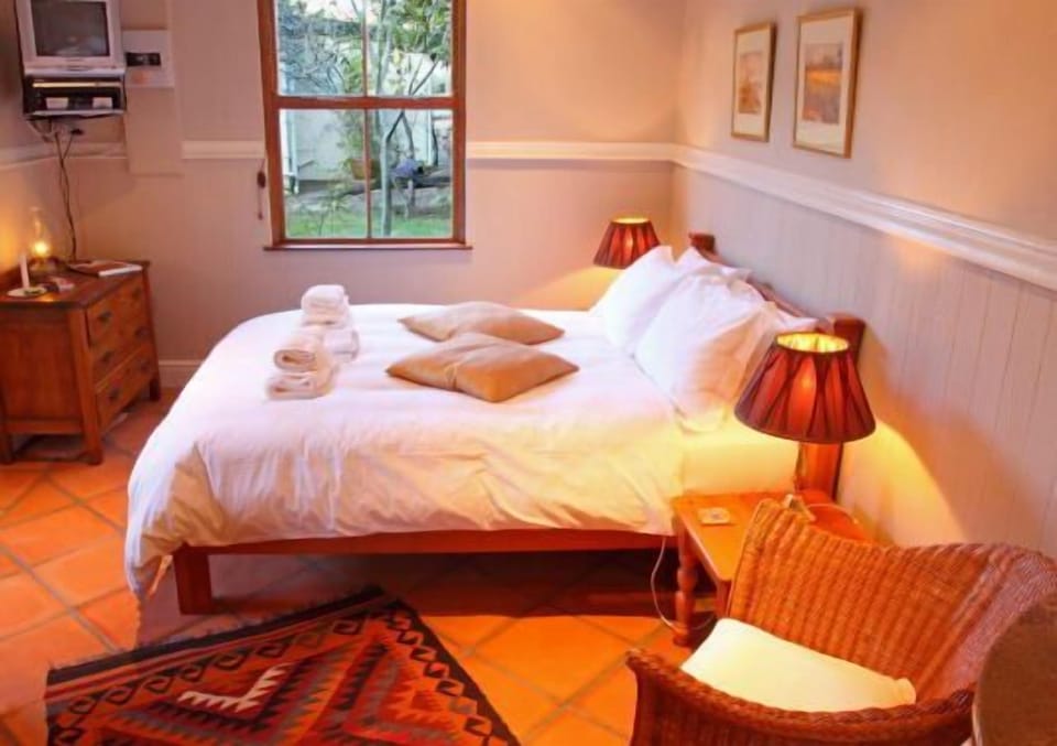 Premium bedding, Tempur-Pedic beds, minibar, in-room safe