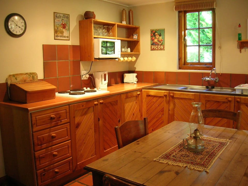 Strelitzia Cottage (self-catering)  | Private kitchen | Fridge, coffee/tea maker