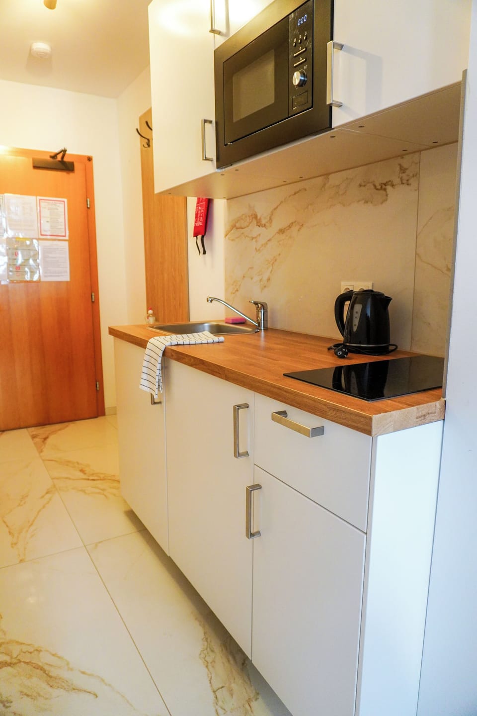 Quadruple Room, Kitchen | In-room safe, blackout drapes, free cribs/infant beds, rollaway beds