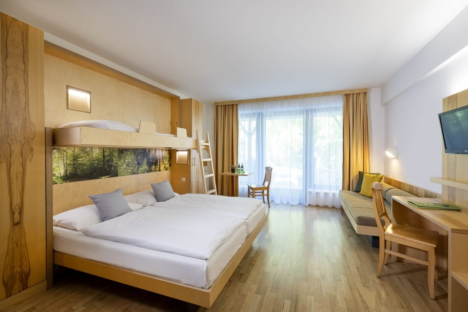 Standard Triple Room | Hypo-allergenic bedding available, in-room safe, desk, WiFi (free)