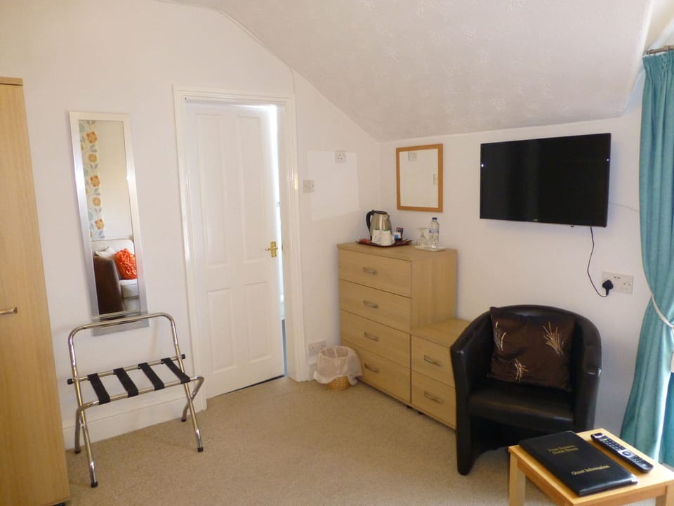 Double Room, Ensuite, Mountain View (Second Floor)