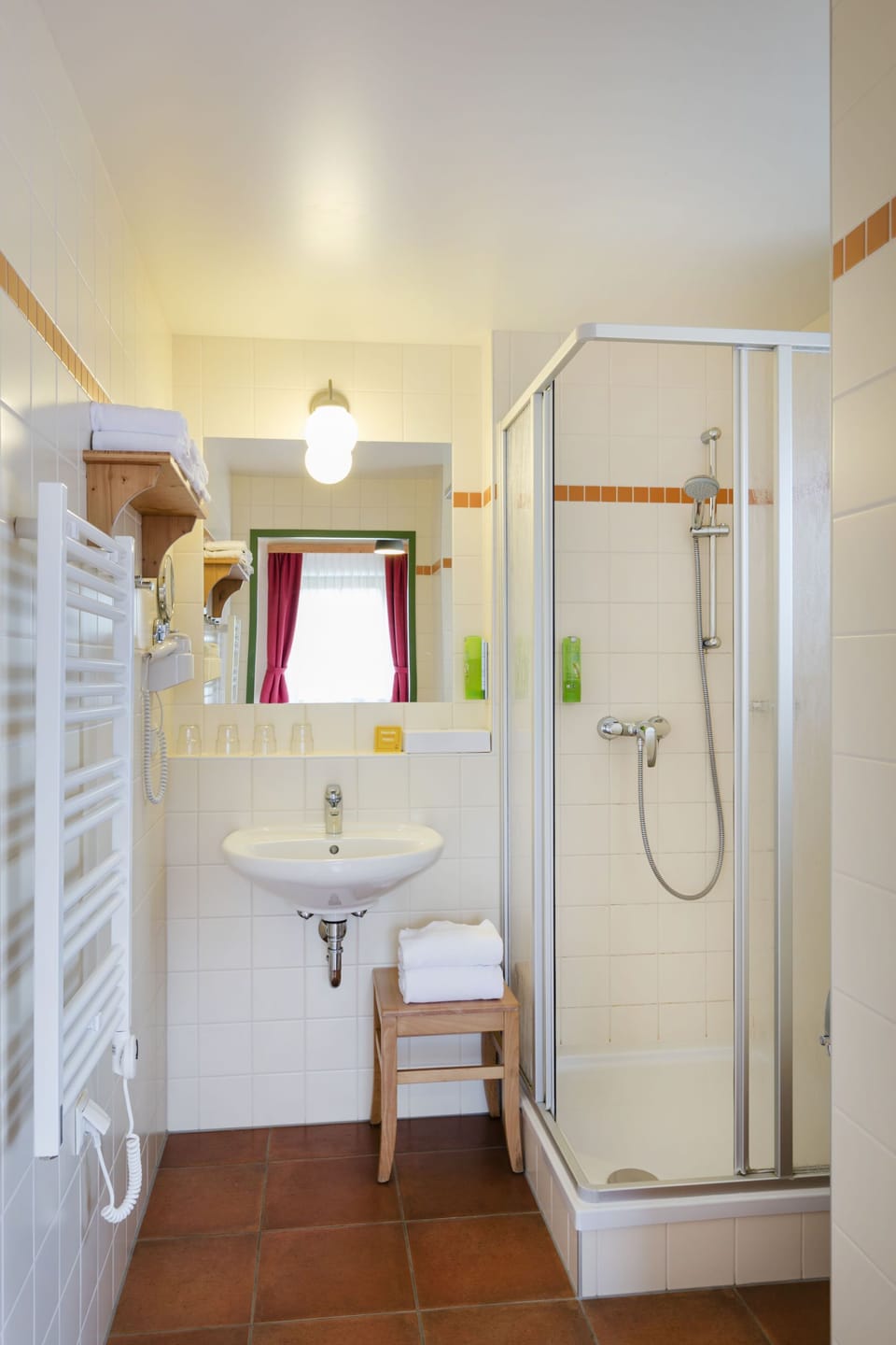 Family Room with 2 bedrooms | Bathroom | Shower, hair dryer, towels