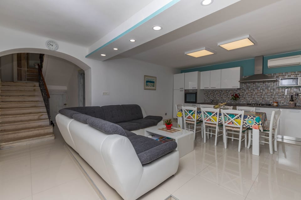 House, 3 Bedrooms | Living area | Flat-screen TV