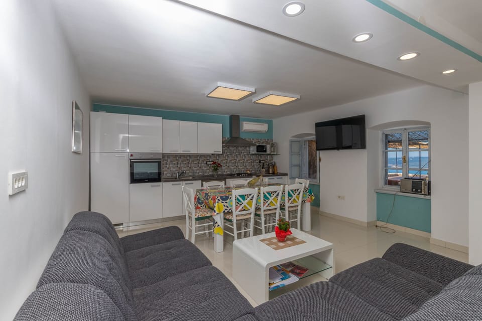 House, 3 Bedrooms | Living area | Flat-screen TV