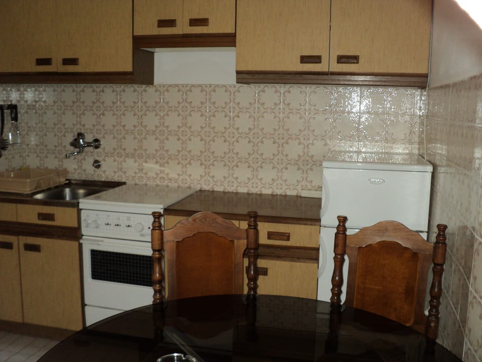 Apartment, 2 Bedrooms | Private kitchen | Fridge, oven, stovetop, electric kettle