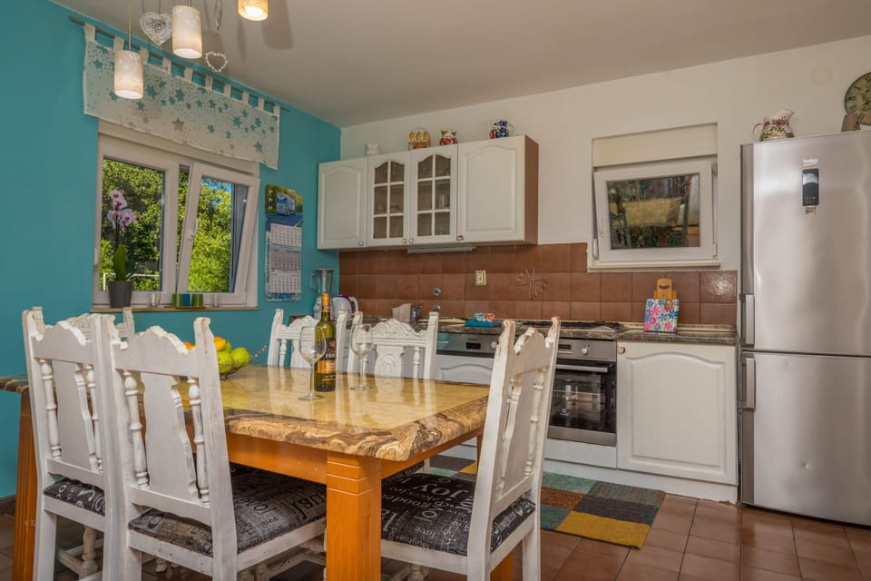 Apartment, 2 Bedrooms | Private kitchen | Fridge, microwave, stovetop, espresso maker