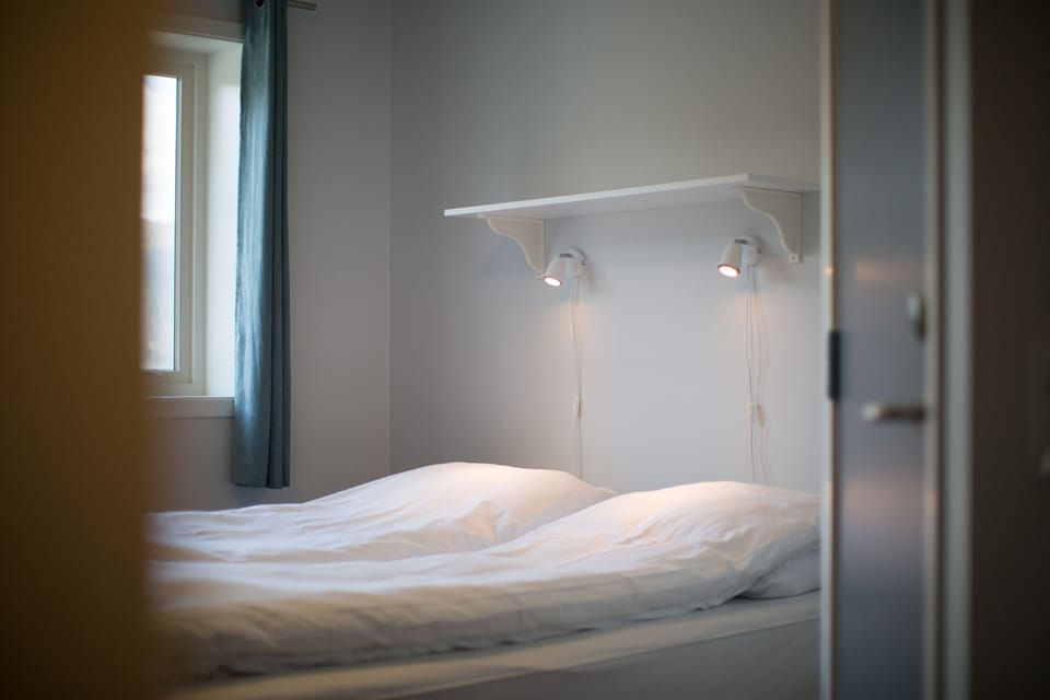 Individually furnished, free WiFi, bed sheets