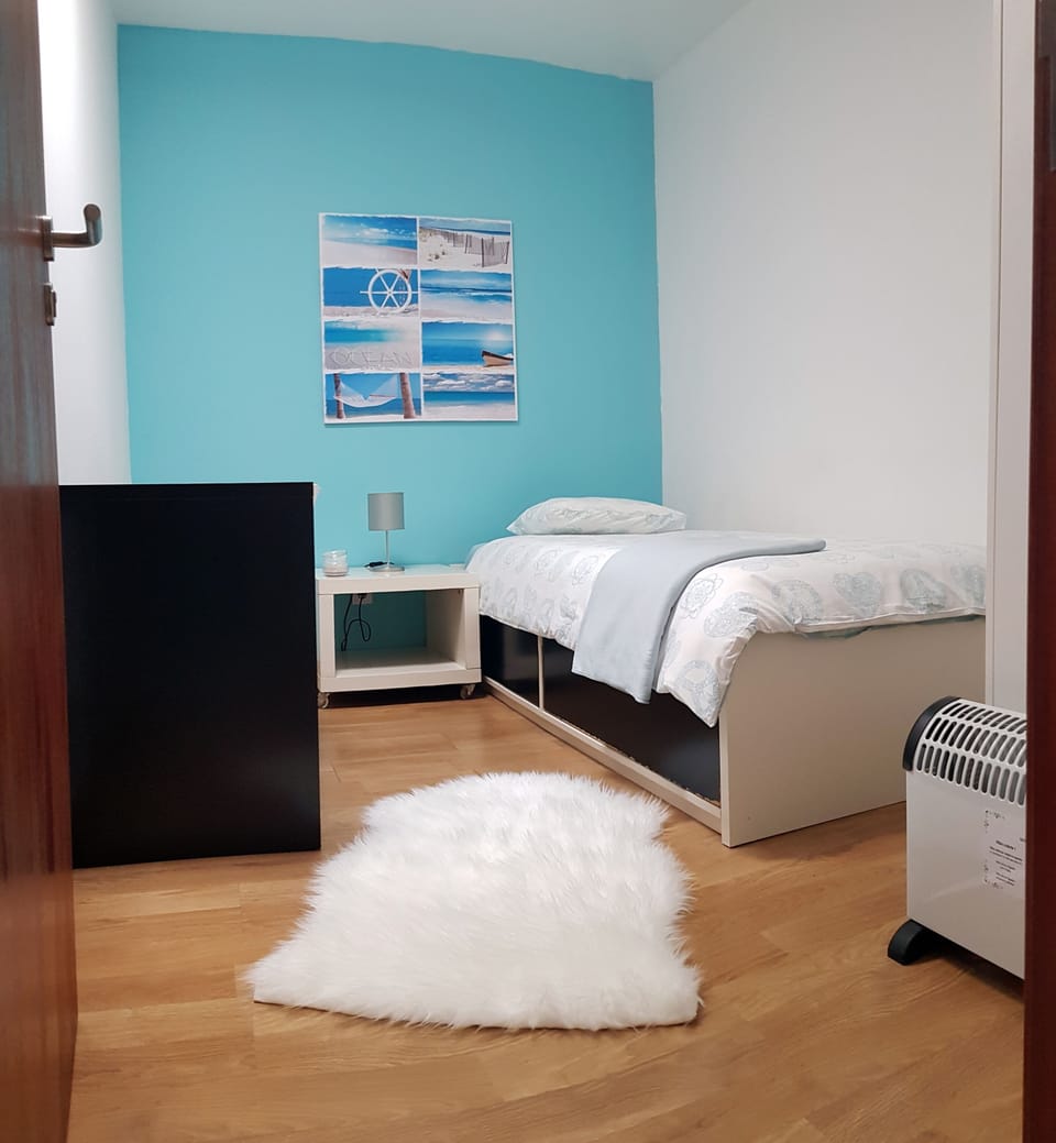 Double Room, Shared Bathroom (2) | Iron/ironing board, free WiFi, bed sheets