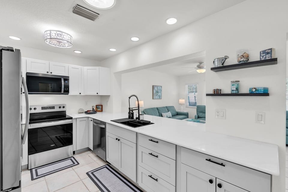 House, 3 Bedrooms | Private kitchen | Coffee/tea maker, fridge, microwave, toaster