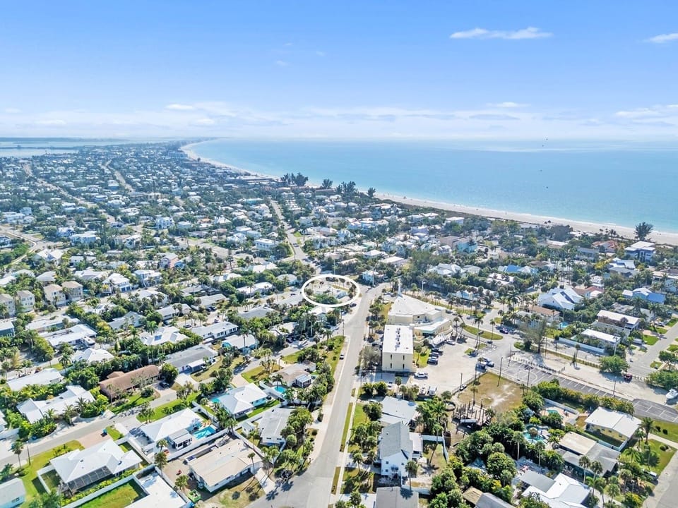 House, 3 Bedrooms | Aerial view