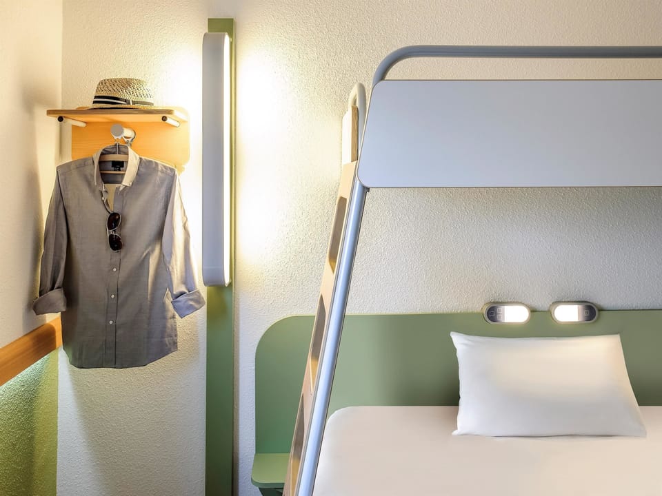 Double Room | In-room safe, desk, soundproofing, iron/ironing board