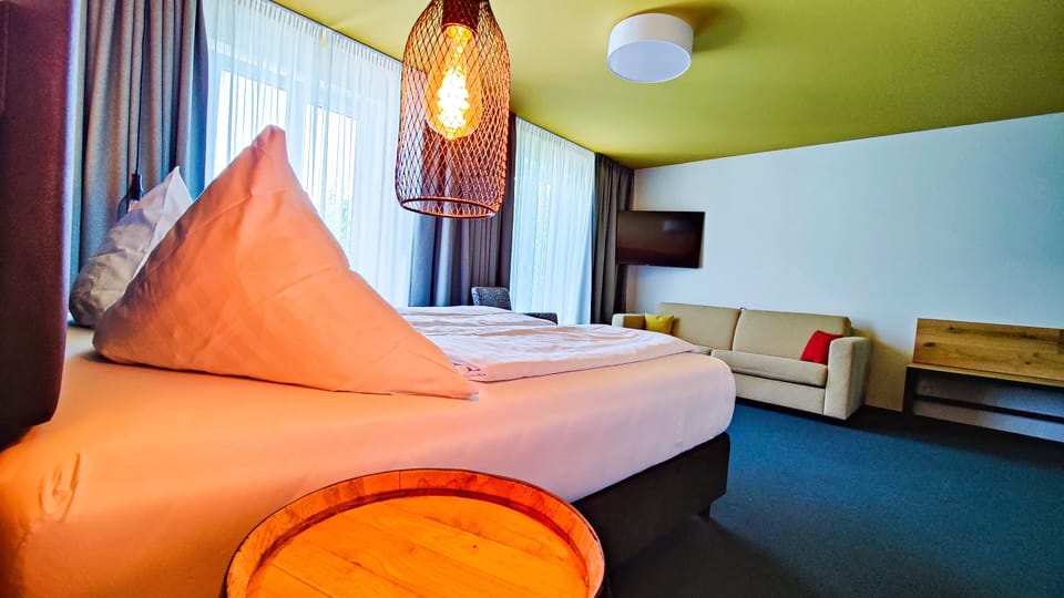 Studio, Garden View | Premium bedding, individually decorated, desk, laptop workspace