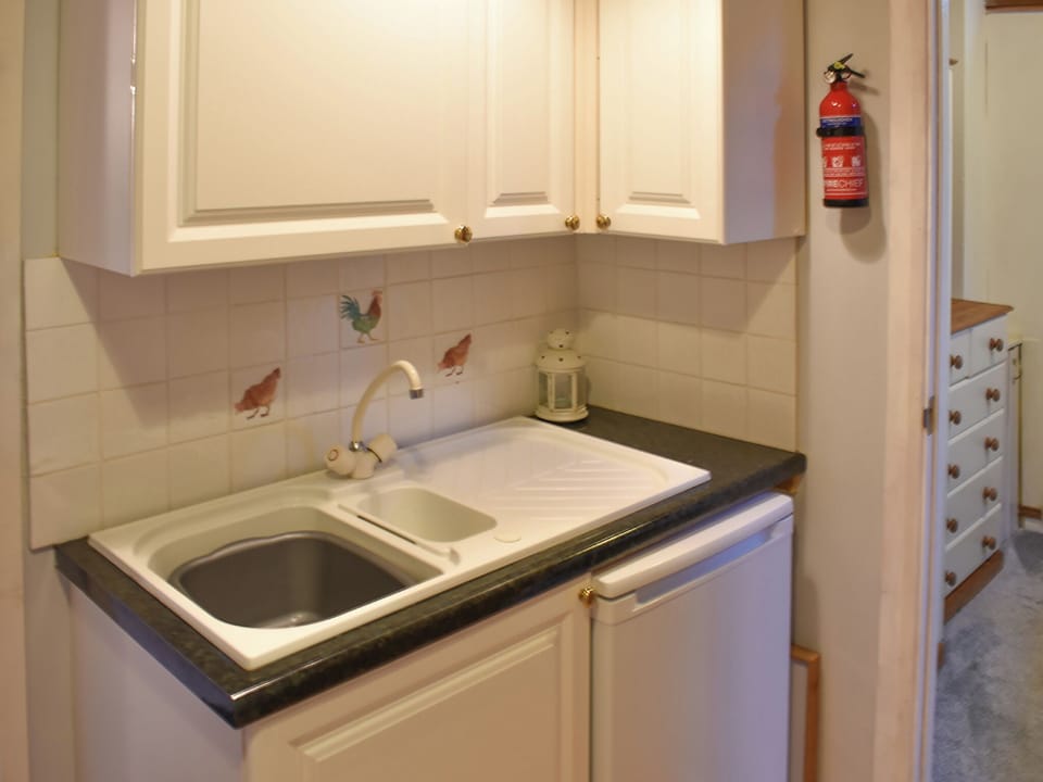 Well equipped kitchen | The Cottage By The Sea Annexe - The Cottages by the Sea, Littlehampton, near Arundel