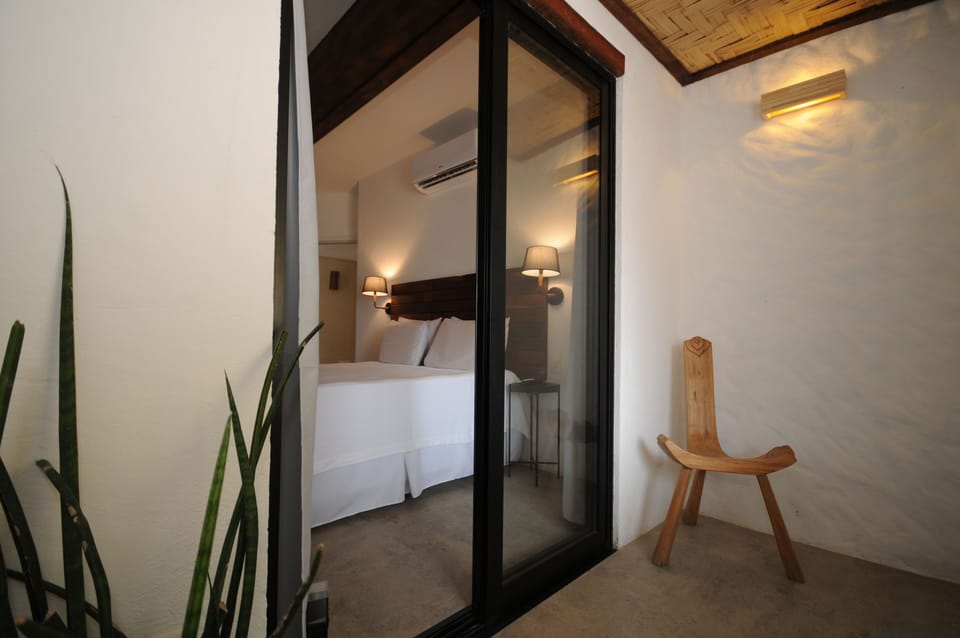 Design Room | Blackout drapes, iron/ironing board, free WiFi