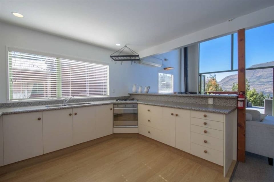 Private 3 Bedroom Duplex | Private kitchen | Full-size fridge, oven, stovetop, dishwasher