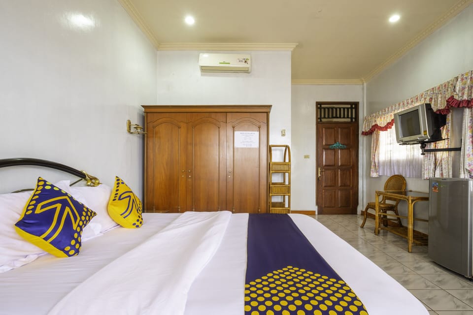 Double Room | Desk, free WiFi, bed sheets