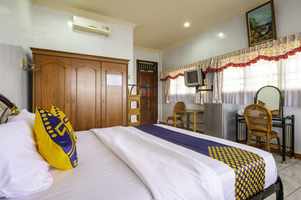 Double Room | Desk, free WiFi, bed sheets
