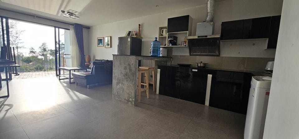 Family Suite | Living area | 55-inch Smart TV with digital channels, TV, toys
