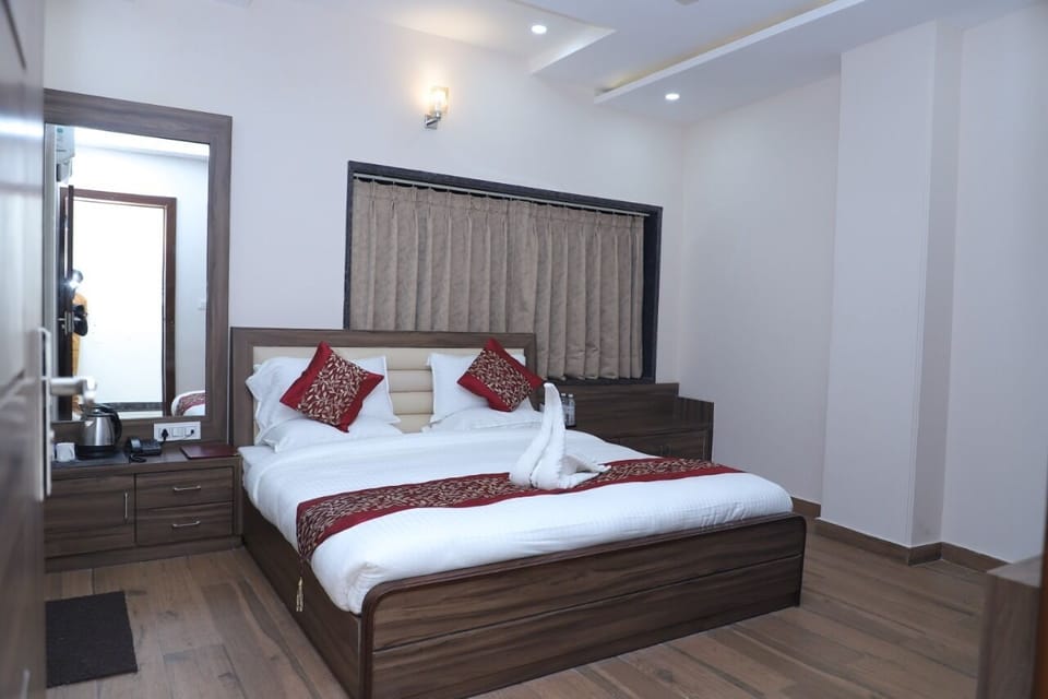 Superior Room | In-room safe, individually furnished, iron/ironing board, free WiFi