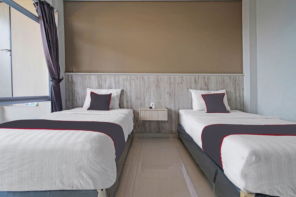 Superior Twin Room | Desk, free WiFi, bed sheets