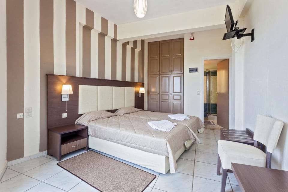 Soundproofing, free WiFi, bed sheets