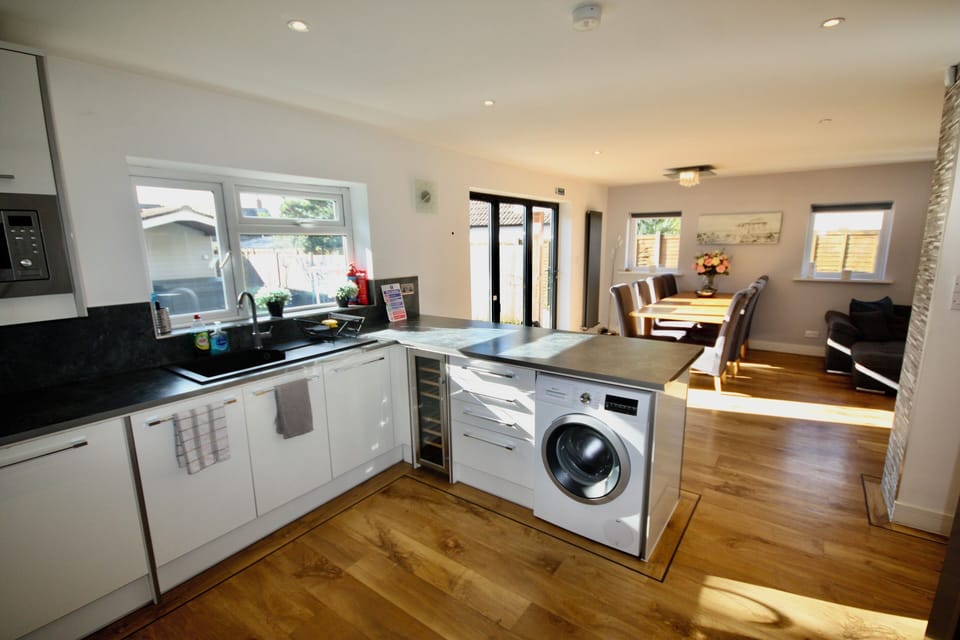 Plenty of room for guests to entertain each other 