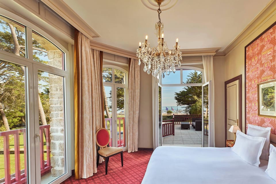 Deluxe Suite, 1 Double Bed, Terrace, Sea View | Minibar, in-room safe, desk, free WiFi