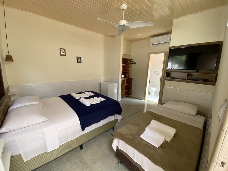 Standard Triple Room | Minibar, free WiFi, bed sheets