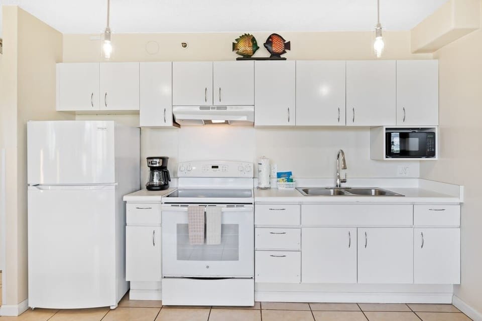 Fully equipped kitchen perfect for culinary needs