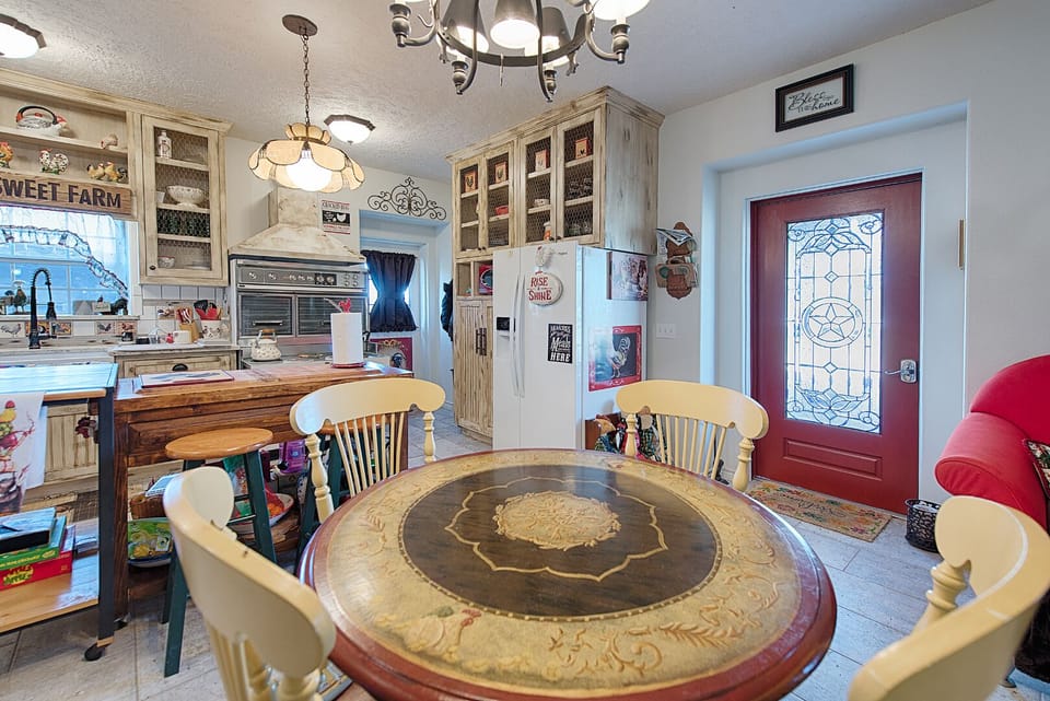 Kitchen Dining area seats 6 