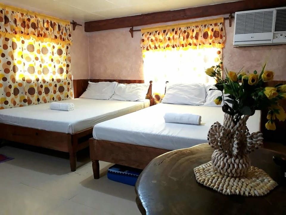 Family Room (good for 8) | Bed sheets