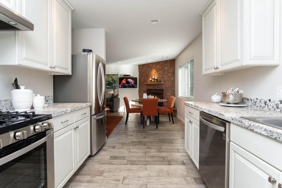 A well-appointed kitchen with everything you need during your vacation.
