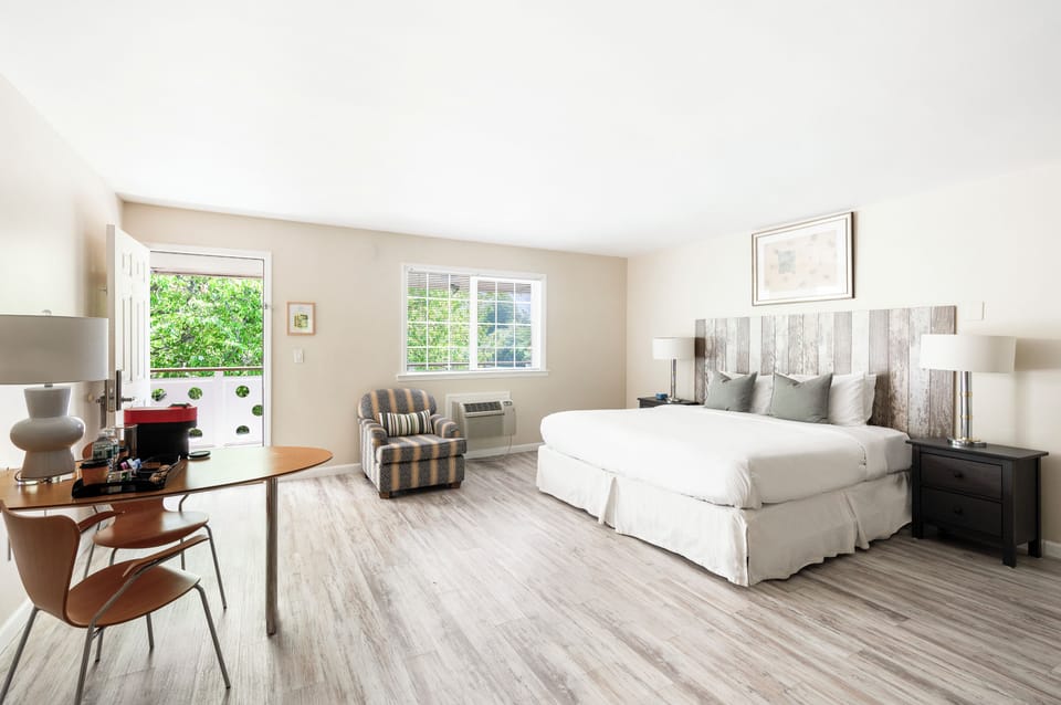 Single Room | Egyptian cotton sheets, premium bedding, desk, laptop workspace