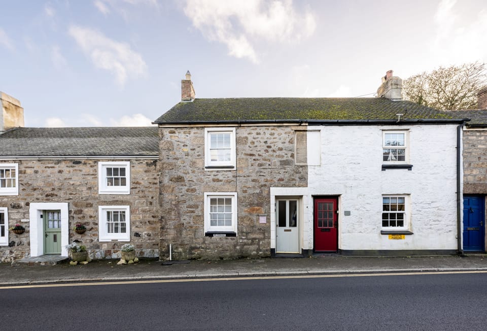 Situated in Lelant, you are just a stone's throw from the likes of St Ives, Carbis Bay and Hayle
