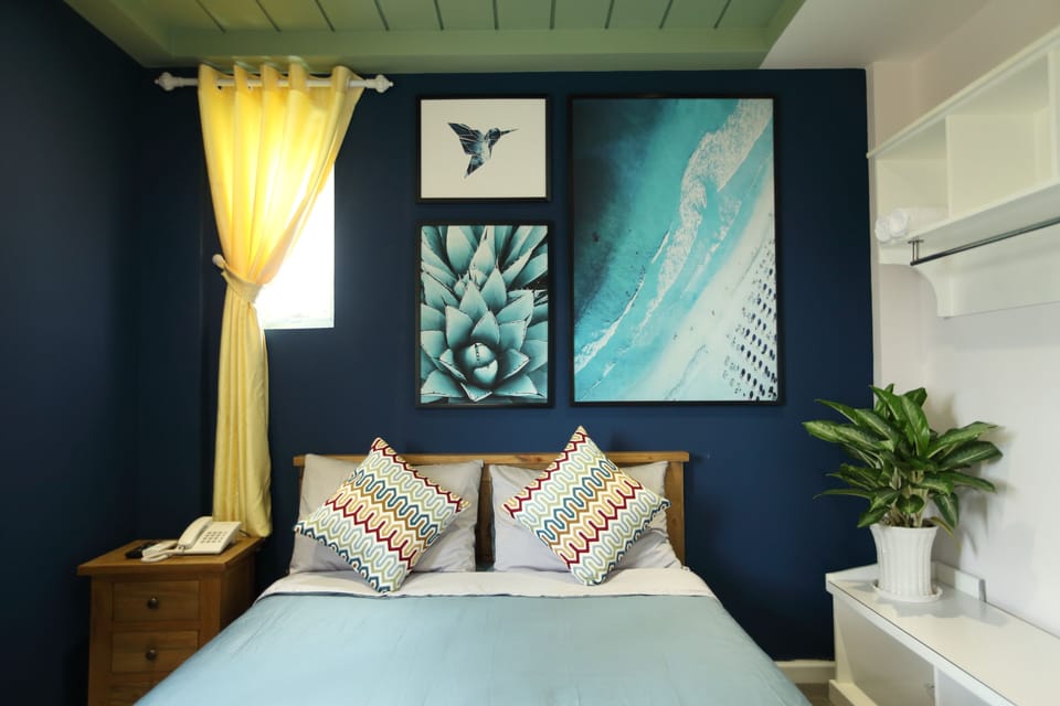 Double Room, Sea View | Minibar, desk, soundproofing, iron/ironing board