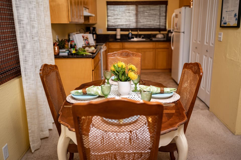 Dining area (2 extra folding chairs are included in the closet) 