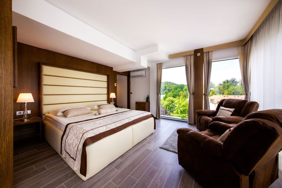 Minibar, in-room safe, desk, soundproofing