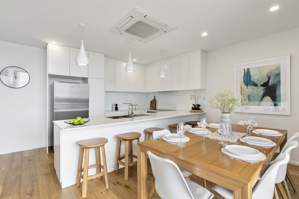 Kitchen, Dining area