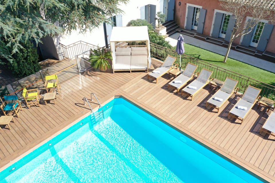 Les Jardins de Cassis - Parking Jacuzzi Piscine Chauffée Hotel in Cassis
