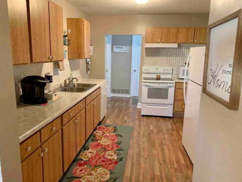 fully stocked kitchen