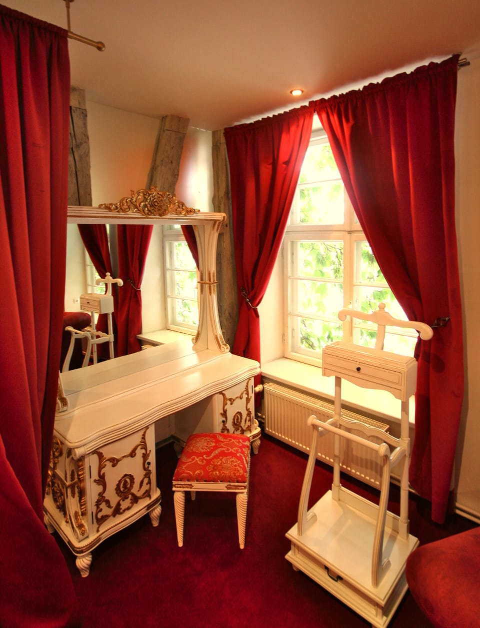 Luxury Suite | Premium bedding, down comforters, Select Comfort beds