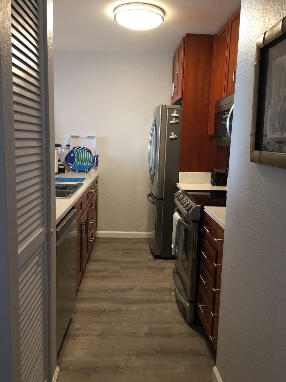 Dishwasher and fully equipped kitchen for all of your cooking needs 