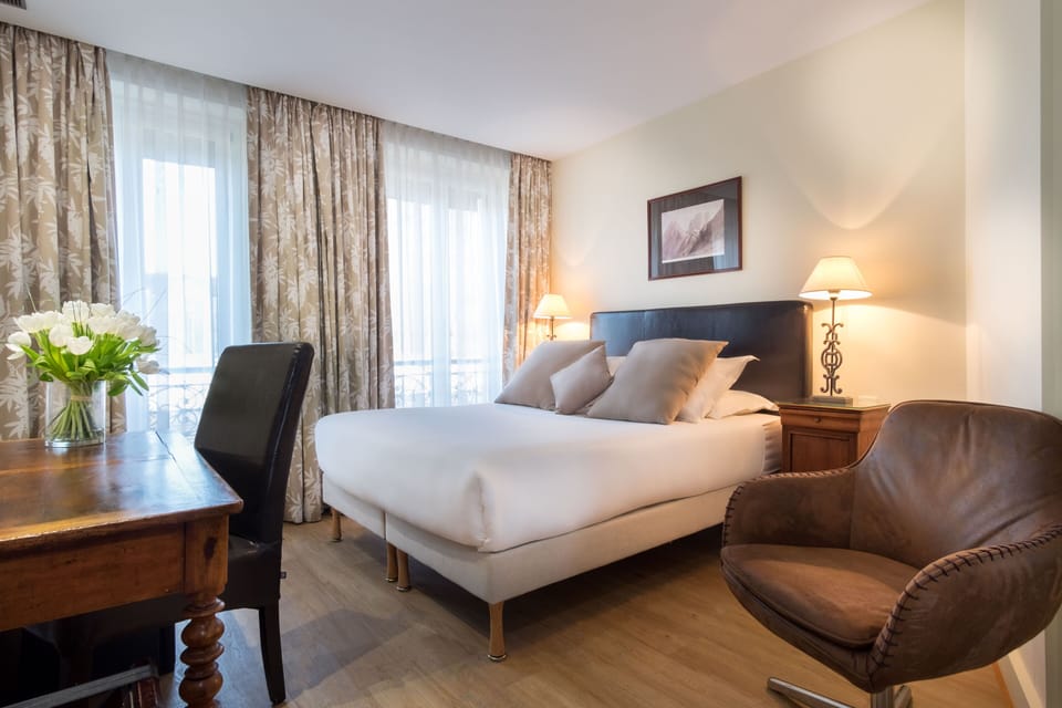 Minibar, in-room safe, desk, soundproofing