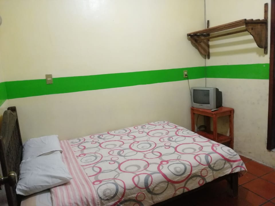 Basic Double Room, 1 Double Bed | WiFi (free)
