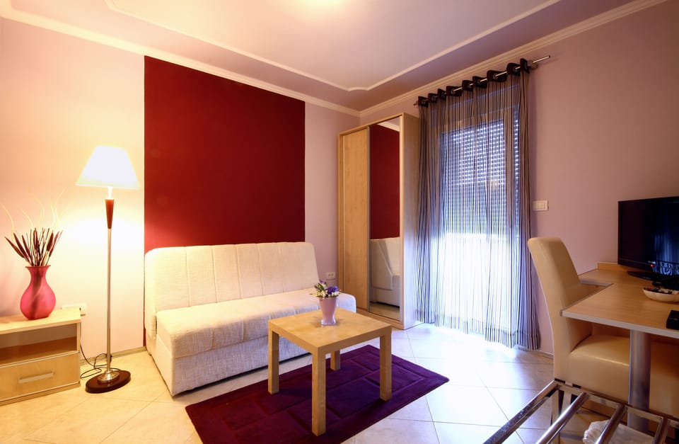 Studio Suite, Terrace | Select Comfort beds, in-room safe, individually decorated