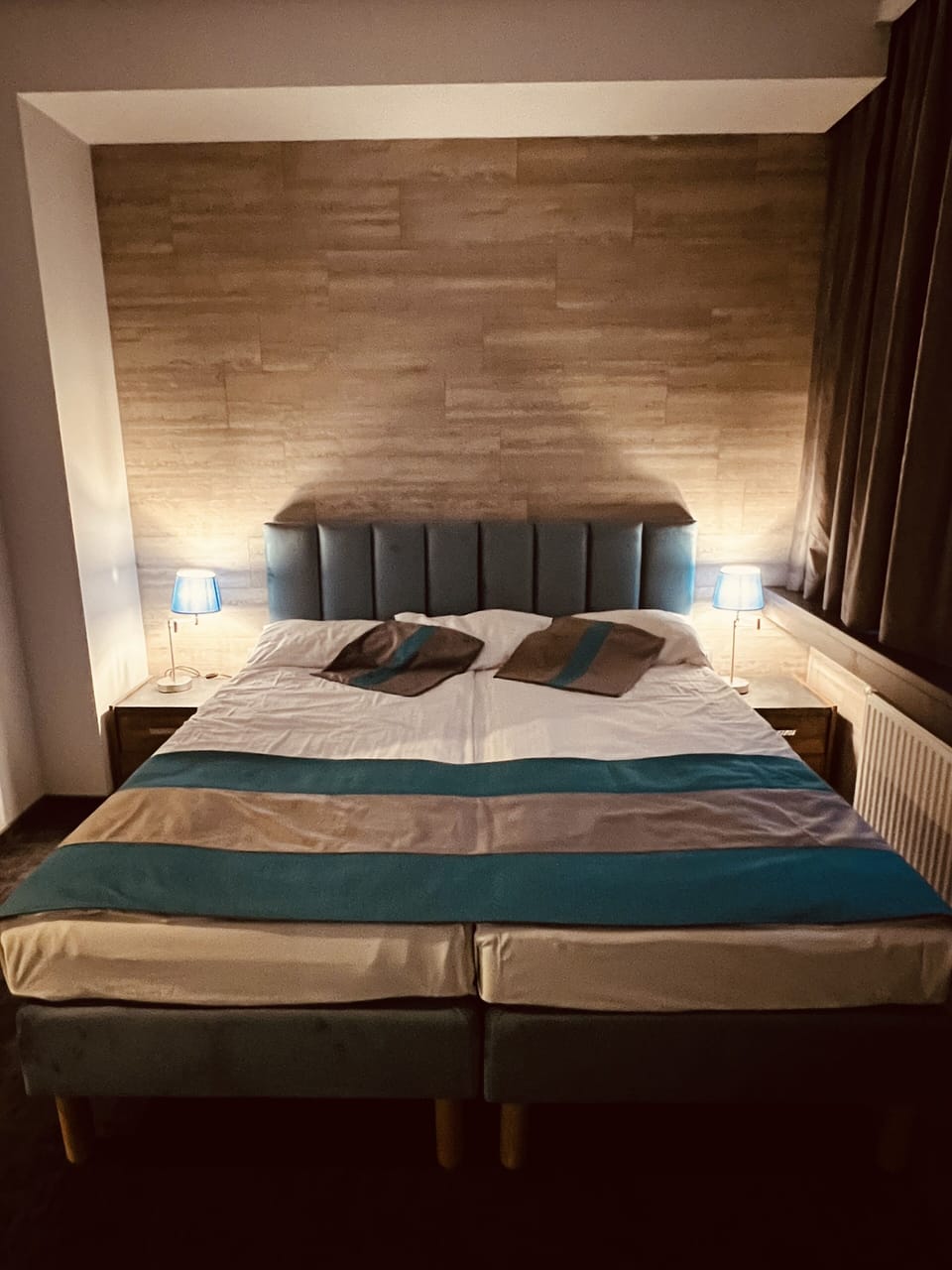 Superior Single Room | Desk, iron/ironing board, WiFi (free), bed sheets