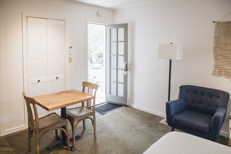 Courtyard Suite | In-room safe, individually decorated, individually furnished