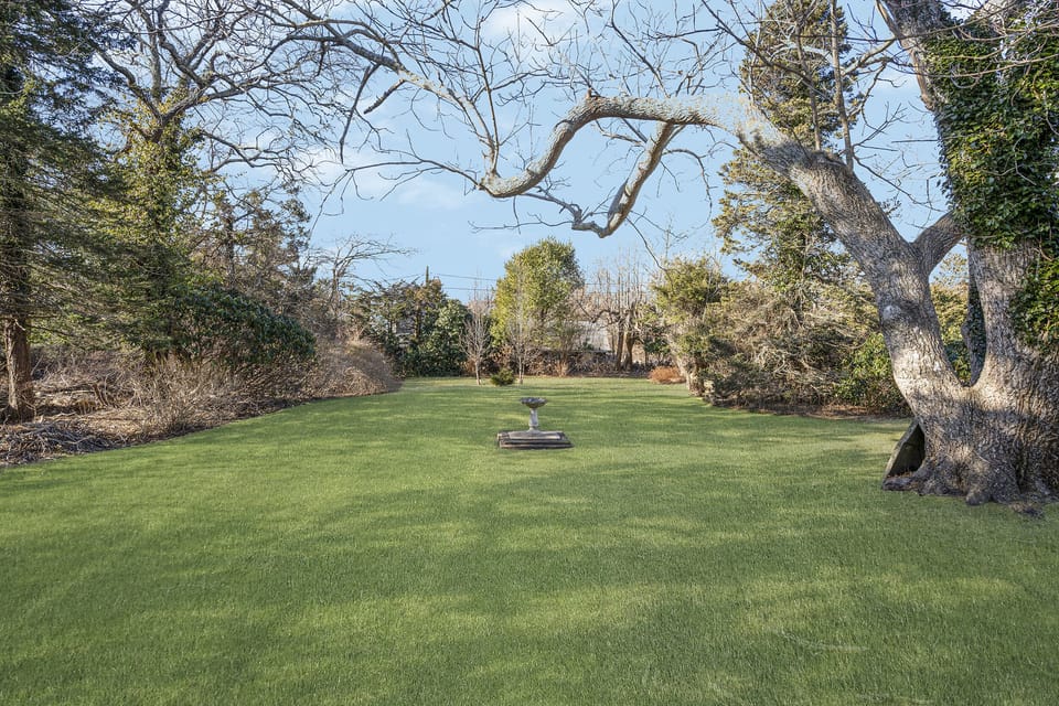 "Tracy is a lovely hostess...great location with a stunning back yard." -Shawna